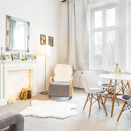 Miodowa Apartment *